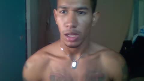 Snapshot of albertt21cm chatting on July 5, 1:01 am albertt21cm online show from July 5, 1:01 am