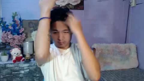 Snapshot of albertx_destroyer69 chatting on May 11, 12:05 am Albert online show from May 11, 12:05 am
