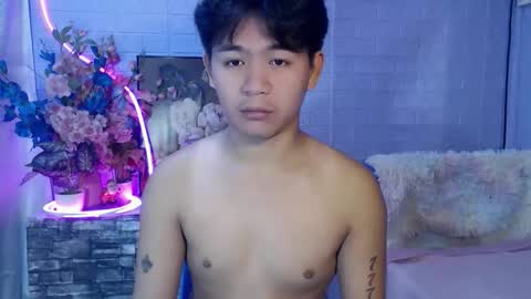 Snapshot of albertx_destroyer69 chatting on May 19, 1:00 am Albert online show from May 19, 1:00 am