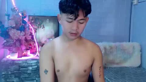 Snapshot of albertx_destroyer69 chatting on May 20, 1:56 am Albert online show from May 20, 1:56 am