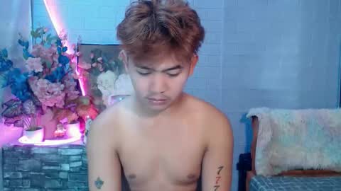 Snapshot of albertx_destroyer69 chatting on May 25, 3:56 am Albert online show from May 25, 3:56 am