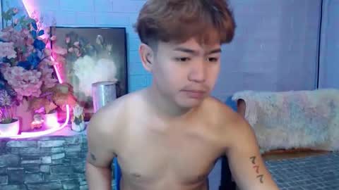 Snapshot of albertx_destroyer69 chatting on May 26, 2:29 am Albert online show from May 26, 2:29 am