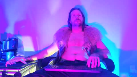 Snapshot of albinoadonis chatting on November 1, 4:14 am albinoadonis online show from November 1, 4:14 am