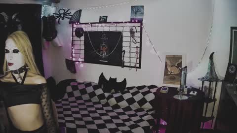 Mistic witch online show from February 7, 8:44 am