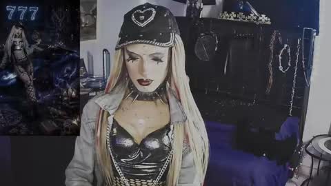 Snapshot of alchemymistic chatting on June 8, 2:50 pm Mistic witch online show from June 8, 2:50 pm