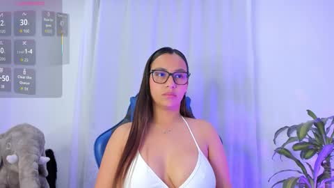 aleaa  online show from October 19, 11:27 pm