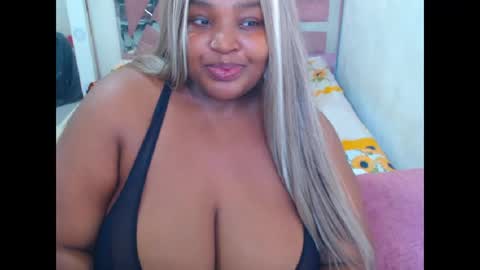 Snapshot of aleeinvein1 chatting on June 19, 5:50 pm aleeinvein1 online show from June 19, 5:50 pm