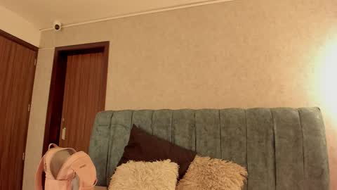 Snapshot of aleera_walton chatting on February 6, 8:23 pm Aleera online show from February 6, 8:23 pm