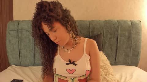 Snapshot of aleera_walton chatting on February 9, 8:13 pm Aleera online show from February 9, 8:13 pm