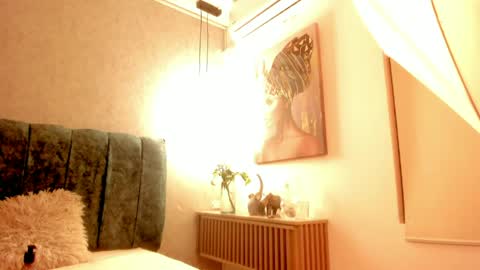 Aleera online show from April 2, 8:06 pm