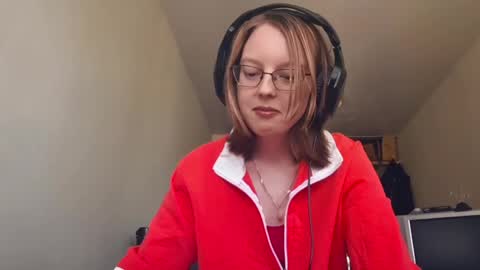 Snapshot of aleishaotinger chatting on May 18, 12:22 pm Ale online show from May 18, 12:22 pm