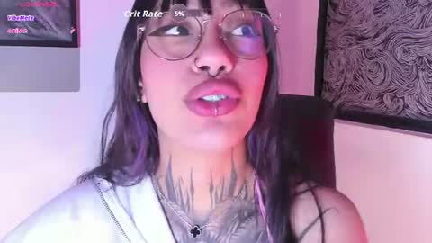 Snapshot of aleja_5 chatting on July 23, 4:10 am Ale online show from July 23, 4:10 am