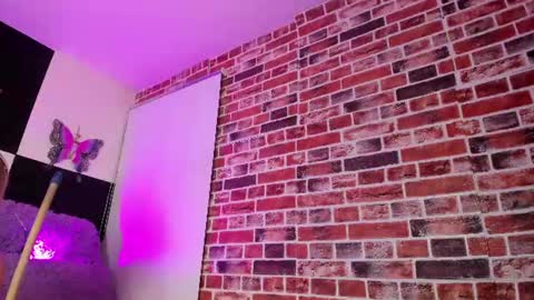 Snapshot of aleja_hill chatting on June 11, 2:53 am Aleja Hill online show from June 11, 2:53 am