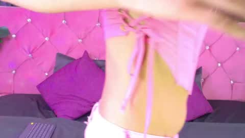 Snapshot of aleja_spearsx chatting on May 19, 12:00 pm Alejandra online show from May 19, 12:00 pm