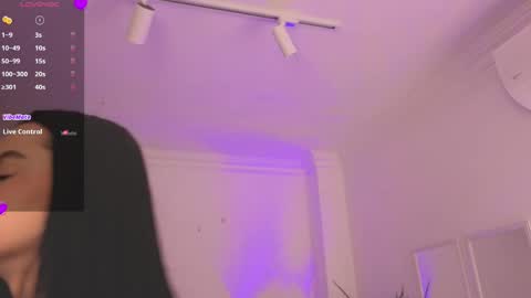 Snapshot of alejaa___ chatting on April 18, 11:36 am Alejandra online show from April 18, 11:36 am