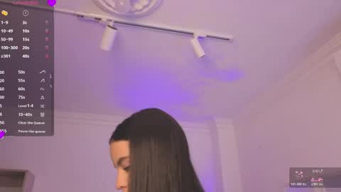 Snapshot of alejaa___ chatting on April 23, 11:20 am Alejandra online show from April 23, 11:20 am