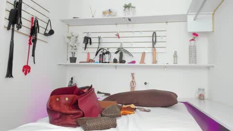 Alejandra online show from September 27, 2:11 pm