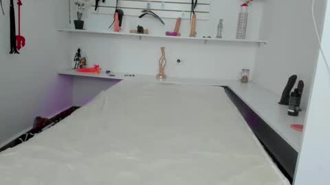 Alejandra online show from October 11, 12:15 pm