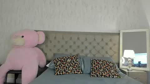 Snapshot of alejandra_marin_ chatting on April 22, 2:47 am alejandra_marin_ online show from April 22, 2:47 am