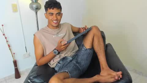 Alejandro williams online show from June 8, 1:28 am
