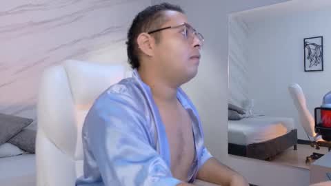 Snapshot of alejandrosweet_ chatting on February 24, 12:14 pm Alejandro online show from February 24, 12:14 pm