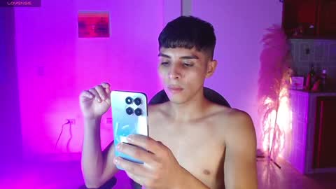 Snapshot of alejito_collins1 chatting on January 28, 3:36 am Alejo online show from January 28, 3:36 am