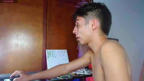 Snapshot of alejito_collins1 chatting on February 4, 9:20 pm Alejo online show from February 4, 9:20 pm