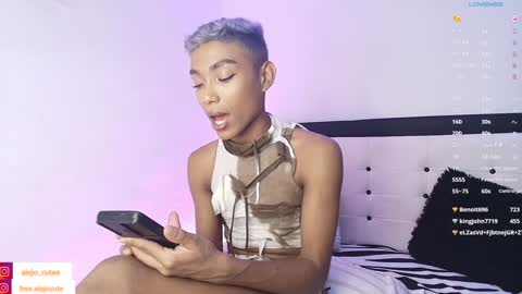 Snapshot of alejo_cute chatting on December 9, 11:56 pm alejo_cute online show from December 9, 11:56 pm