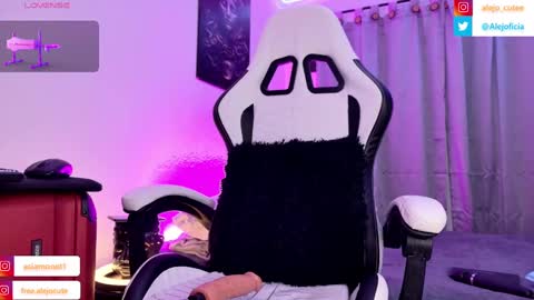 Snapshot of alejo_cute chatting on September 23, 5:43 am alejo_cute online show from September 23, 5:43 am