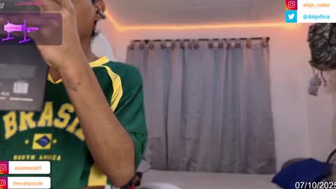 Snapshot of alejo_cute chatting on October 7, 8:39 pm alejo_cute online show from October 7, 8:39 pm