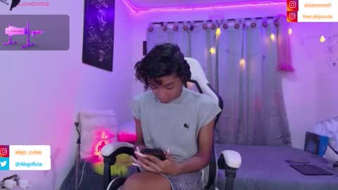 Snapshot of alejo_cute chatting on January 18, 8:12 pm alejo_cute online show from January 18, 8:12 pm