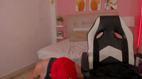 Snapshot of alejo_exotic chatting on May 31, 6:09 pm alejo_exotic online show from May 31, 6:09 pm