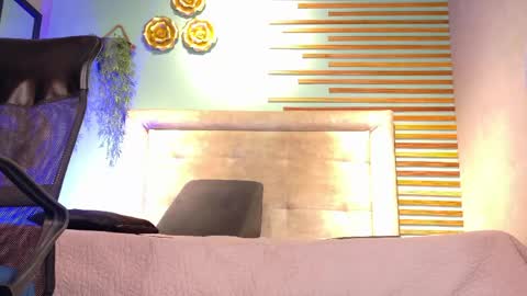 Snapshot of alejo_gray1 chatting on June 1, 1:13 pm alejo_gray1 online show from June 1, 1:13 pm
