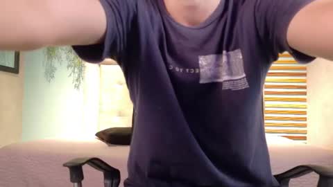 Snapshot of alejo_gray1 chatting on June 10, 7:13 pm alejo_gray1 online show from June 10, 7:13 pm