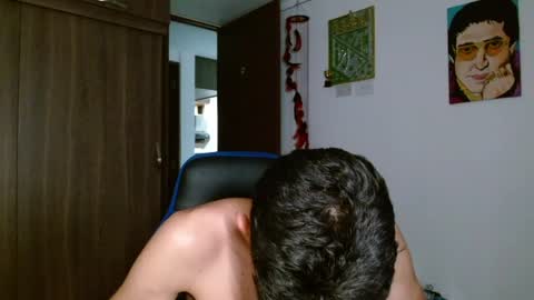 Snapshot of alejo_hot23 chatting on May 21, 2:18 am David online show from May 21, 2:18 am