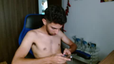 Snapshot of alejo_hot23 chatting on May 28, 1:58 am David online show from May 28, 1:58 am