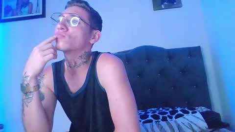 Snapshot of alejo_ken807856 chatting on April 28, 1:15 am alejo online show from April 28, 1:15 am
