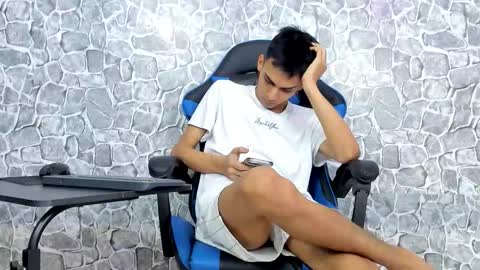 alejo peverell online show from March 16, 8:02 pm