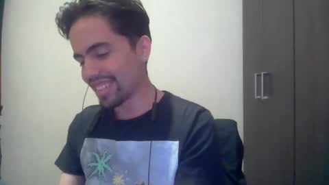 Snapshot of alejo_shy chatting on December 23, 3:07 am alejo_shy online show from December 23, 3:07 am
