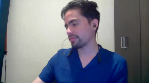 Snapshot of alejo_shy chatting on December 25, 9:22 pm alejo_shy online show from December 25, 9:22 pm