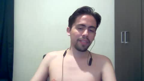 Snapshot of alejo_shy chatting on December 28, 5:55 am alejo_shy online show from December 28, 5:55 am