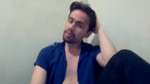 Snapshot of alejo_shy chatting on January 1, 6:37 am alejo_shy online show from January 1, 6:37 am