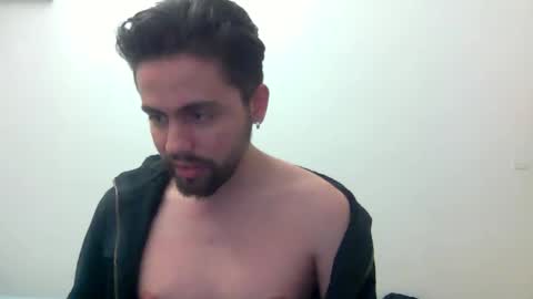 Snapshot of alejo_shy chatting on October 20, 2:56 am alejo_shy online show from October 20, 2:56 am