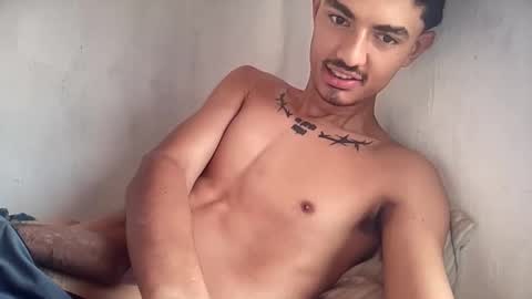 alejoochoa2222 online show from November 25, 2:17 pm