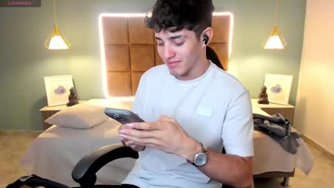 ALejoo Saenz online show from February 27, 11:27 pm