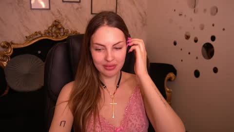 Snapshot of aleksaloree chatting on May 16, 6:54 am aleksaloree online show from May 16, 6:54 am