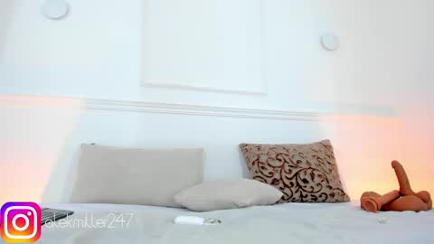 Snapshot of aleksandra_miller chatting on March 10, 3:30 pm Aleksandra online show from March 10, 3:30 pm