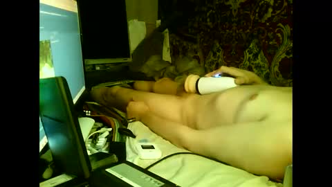 Snapshot of alekss4 chatting on February 24, 9:10 am alekss4 online show from February 24, 9:10 am