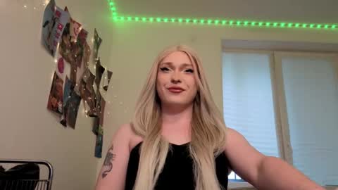 Snapshot of alena_dubai chatting on May 28, 6:10 am ALENA INDEPENDENT MODEL online show from May 28, 6:10 am