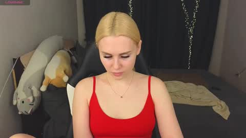 Snapshot of alena_hot_sex chatting on March 9, 5:28 pm Alena online show from March 9, 5:28 pm